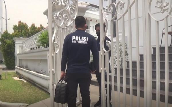 Polisi Geledah Rumah Mewah Terduga Bos Judi Online Terbesar di Sumut