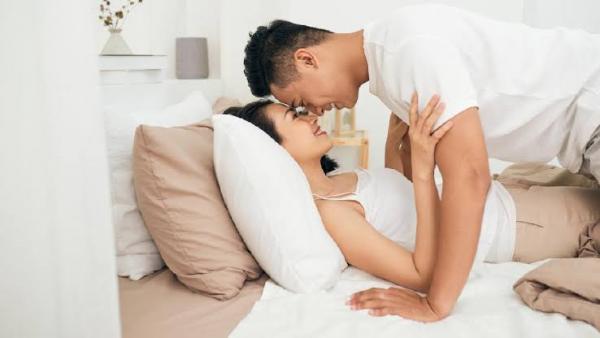 9 Manfaat Rajin Bercinta Dengan Pasangan, Bisa Meningkatkan Kemampuan Otak Juga Loh