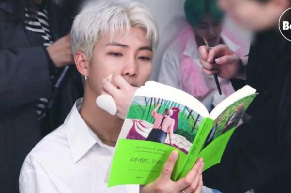 Ini 5 Rekomendasi Novel yang Dibaca Anggota BTS