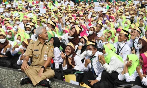 Mahasiswa Baru UIN Saifuddin Zuhri Asal Kalimantan Dapat Hadiah Spesial dari Ganjar Pranowo