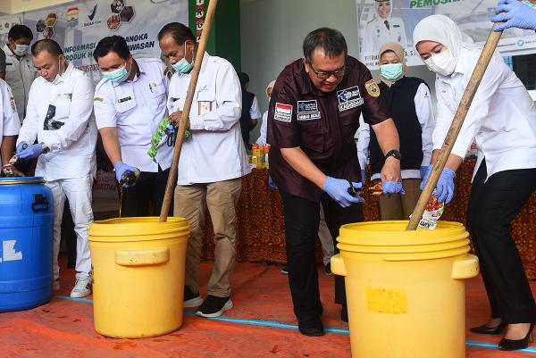 Sederet Momen BPPOM Palembang Musnahkan Produk Hasil Pengawasan Senilai Rp179 Juta