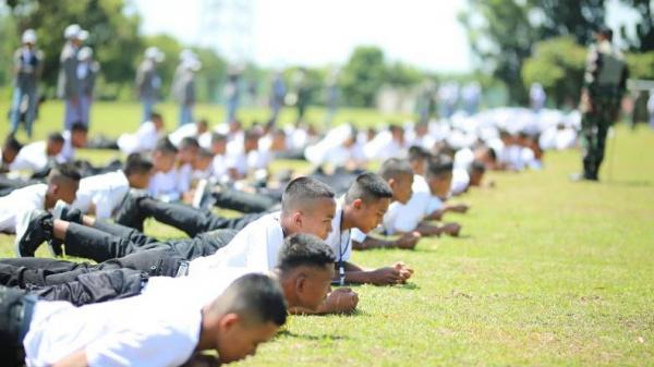 Siswa SMKS Manbaul Ulum Ikuti Latihan di Markas Tentara
