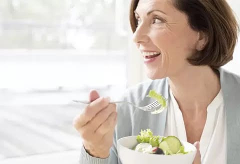 Agar Tetap Memesona di Usia Lanjut, Ini 4 Metode Diet Aman Bagi Wanita Usia 50 Tahun Lebih