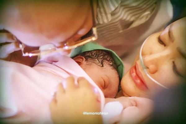 Terharu dan Bangga, Roro Fitria Melahirkan Baby Sulthan secara Normal