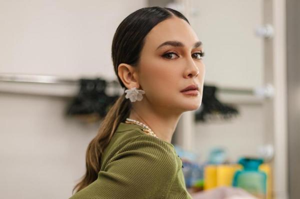 Luna Maya Rayakan Ulang Tahun, Unggah Momen Hangat dengan Sosok Spesial