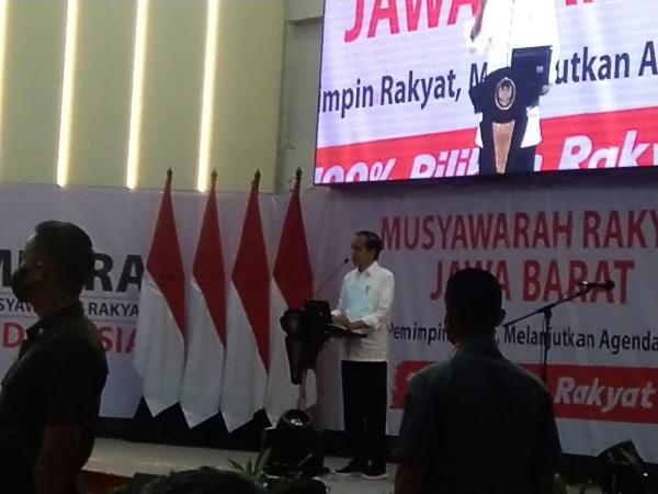 Cerita Ibu Asal Bekasi Rela ke Bandung Hanya untuk Beri Dukungan Untuk Jokowi