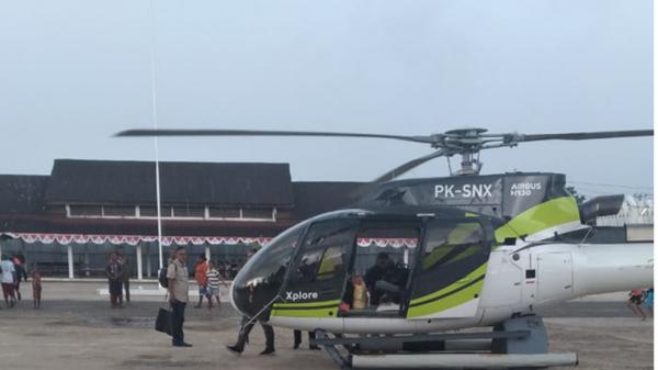 Cuaca Buruk Helikopter Yang Angkut Rombongan Pj Gubernur Papua Barat Mendarat Darurat di Alun Alun A