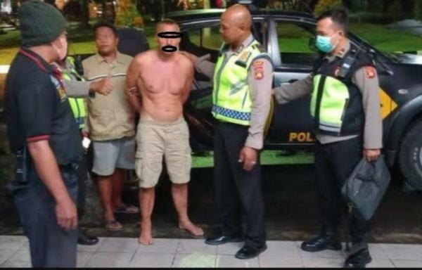 Ini Tampang Bule Ditangkap Polisi gegara Telanjang dan Pamer Alat Vital di Bali