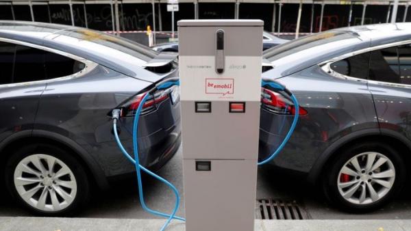Kurangi Impor Energi, Jokowi Instruksikan Konversi Mobil Listrik Mulai Tahun Ini hingga 2030