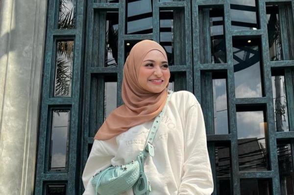 Umi Pipik Mengaku Tak Kecewa Nathalie Holscher Lepas Hijab