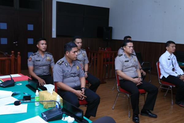 Polisi Bandara Dipecat Tidak Hormat