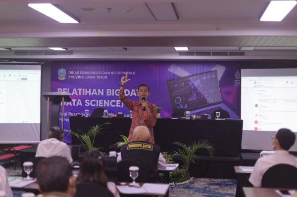 Gandeng Komunitas Open Source Indonesia, Diskominfo Jatim Gelar Bimtek Pengolahan Big Data