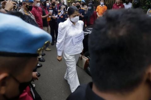 Beda Nasib dengan Putri Candrawathi,  4 Wanita Ini Ditahan Meski Punya Anak Kecil