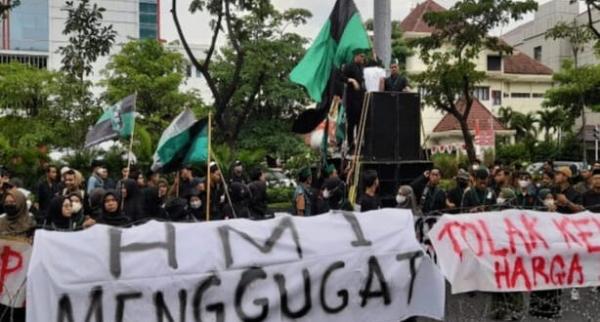Ratusan Mahasiswa HMI dan GMNI di Jawa Tengah Lakukan Aksi Demo, Tolak Kenaikan BBM