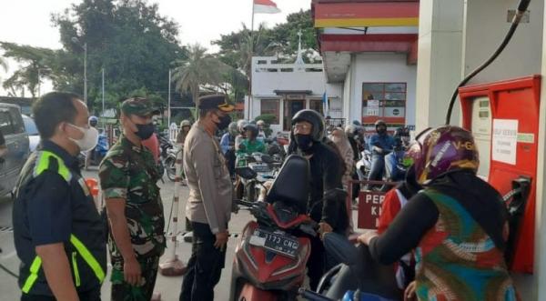 SPBU di Tangerang Dijaga Ketat Polisi Gegara Harga BBM Naik