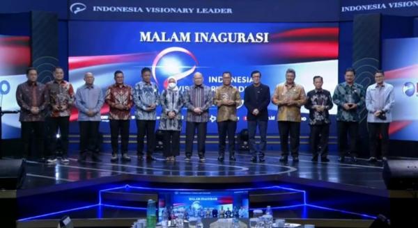 Bupati Bangka Selatan Terima Penghargaan Indonesia Visionary Leader 2022