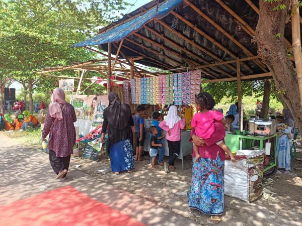 Pedagang Kaki Lima Banjir Rezeki di Festival Senam dan Kreasi Candi Jabung Probolinggo