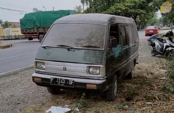 Minibus Terbakar di Sekitar SPBU Semampir Probolinggo, Ditemukan 15 Jerigen Berisi BBM