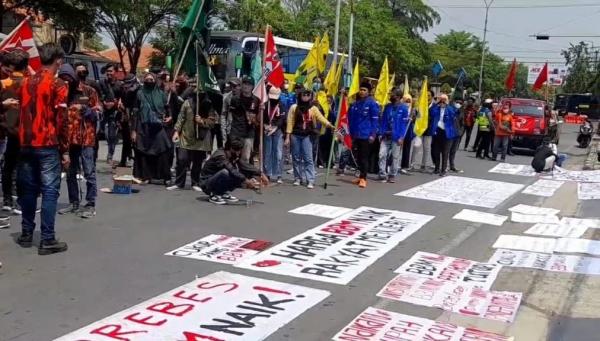 Demo Tolak Kenaikkan Harga BBM, Massa Tutup Pantura