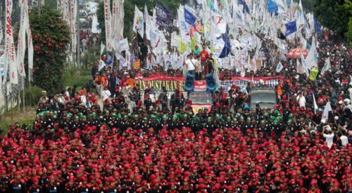 Ribuan Buruh Akan Geruduk Istana Negara Hari Ini