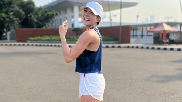 5 Foto Gisel Lari Pakai Celana Gemes di GBK, Hot Mama Bikin Netizen Salfok!