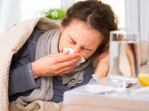 6 Obat Alami untuk Mengatasi Flu, Gunakan Air Garam Hangat Salah Satunya