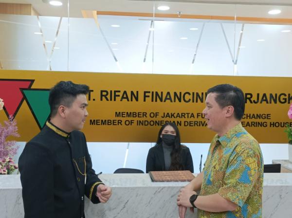 Rifan Financindo Berjangka Ekspansi Bisnis di Pakuwon Surabaya