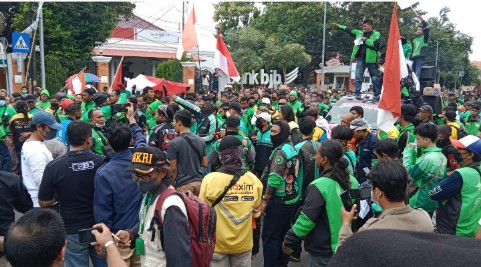 Driver Ojol di Cirebon Demonstrasi, Tolak Kenaikan Harga BBM