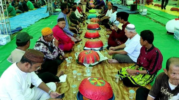 Hari Jadi ke-288 Kota Muntok, Warga Gelar Tradisi Nganggung 1.000 Dulang