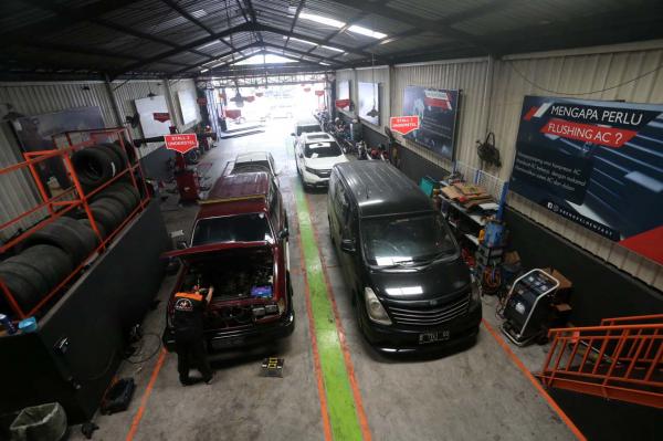 New Fast, Bengkel Mobil di Surabaya yang Bikin Pelanggan Ketagihan