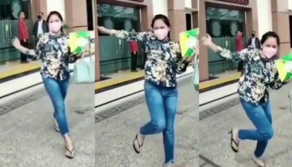 Viral Video Wanita Muda Jadi Janda Kegirangan Keluar Pengadilan Agama Jember Usai Bercerai