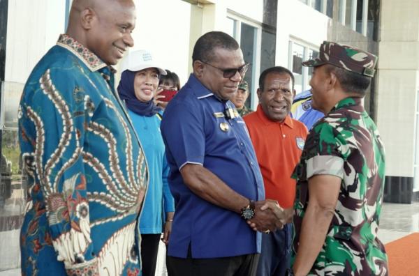 Wujudkan Sinergitas TNI AD dan Pemerintah, Pangdam Kasuari Silahturami ke Pj Bupati Sorong
