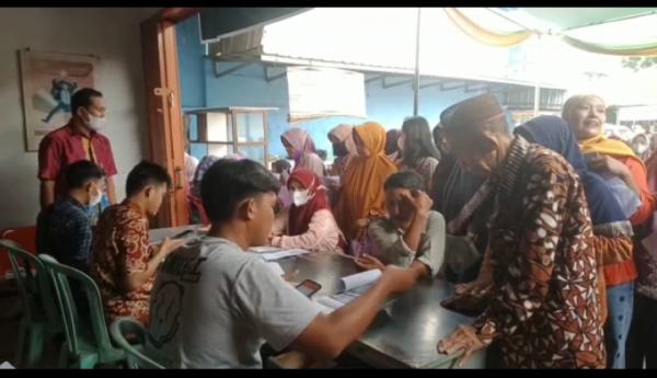 Geruduk Kantor Pos, Ratusan Orang di Lampung Utara Terima BLT BBM