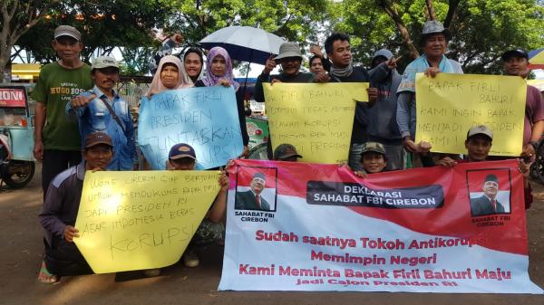 Desak Firli Bahuri Nyapres, Komunitas PKL Cirebon Gelar Aksi Deklarasi