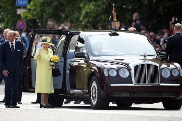 Ratu Elizabeth II Punya Puluhan Mobil Mewah tapi Tidak Punya SIM, Begini Jawabannya