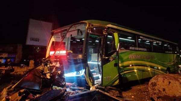 Enam Orang Tewas Kecelakaan Karambol Bus Pariwisata di Wonosobo, Sopir Selamat!