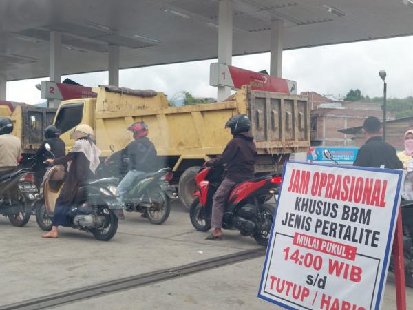 Warga Aceh Tengah Keluhkan Sulit Beli Pertalite di SPBU