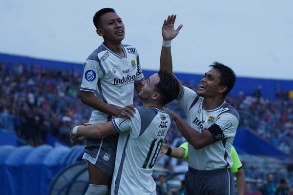 Hasil Liga 1 Arema vs Persib Bandung, Beckham Putra Sumbang Satu Gol untuk Kemenangan Maung Bandung