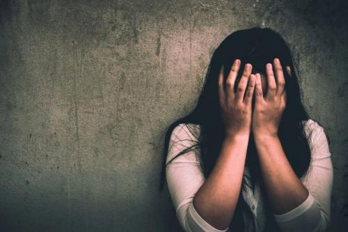 Foto Bugilnya Takut Disebar, Gadis Remaja hanya Bisa Pasrah Diperkosa Teman Sendiri 
