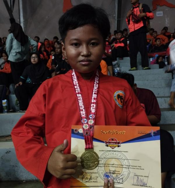 Anak Pedagang Mie Ayam di Pangandaran, Juara Nasional Pecak Silat Tadjimalela Cup 2022