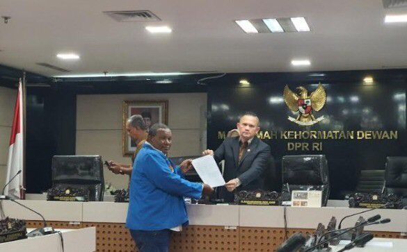 Singgung Hubungan KSAD dan Panglima TNI, Effendi Simbolon Dilaporkan ke MKD
