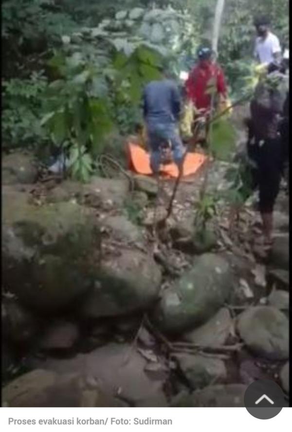Warga Geger ! Mayat Pelajar Berseragam Sekolah Ditemukan di Pinggir Sungai, Diduga Korban Mutilasi