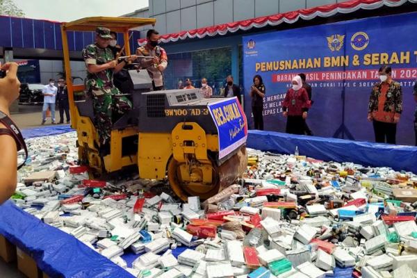 315 Handphone Ilegal Dimusnahkan Bea Cukai Bandara Soekarno Hatta