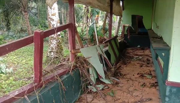 31 Rumah Terdampak Banjir Bandang Sidamulih dan 8 Siswi Mengungsi di Lab Sekolah