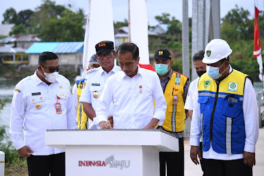 Resmikan Jembatan Gantung Wear Fair, Ini Pesan Penting Presiden