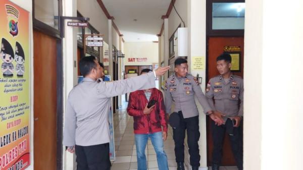 Wakapolres TTU Tiba tiba Sidak Ruangan Anggota,  Ada Apa