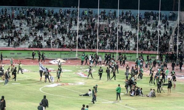 Persebaya Surabaya Kalah 1-2 Kontra RANS Nusantara, Bonek Ngamuk di Stadion