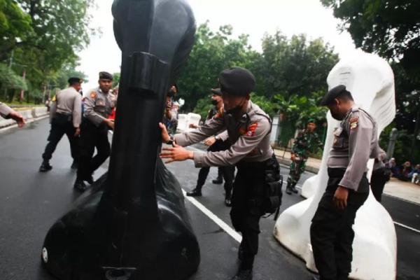 Tolak Kenaikan BBM, 1.200 Aparat Amankan Istana Negara dari Kepungan Demonstran