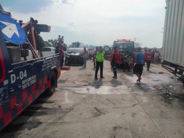 Kecelakaan Parah di Tol Pejagan-Pemalang, Polisi Sebut akibat Pembakaran Rumput