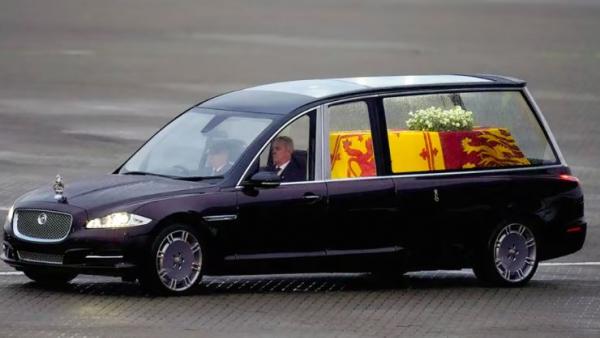 Penasaran Mobil Pembawa Jenazah Ratu Elizabeth II, Yuk Intip Spesifikasinya